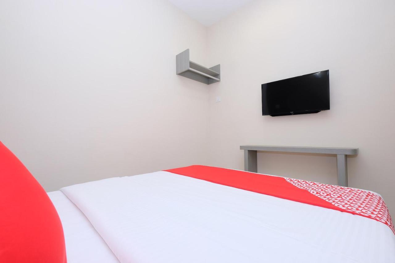 Super Oyo 43935 Mancalin Hotel Куантан Екстериор снимка