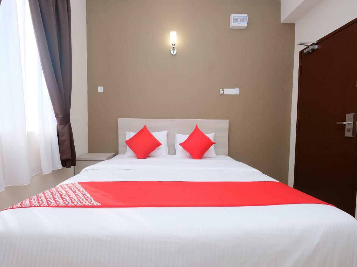 Super Oyo 43935 Mancalin Hotel Куантан Екстериор снимка